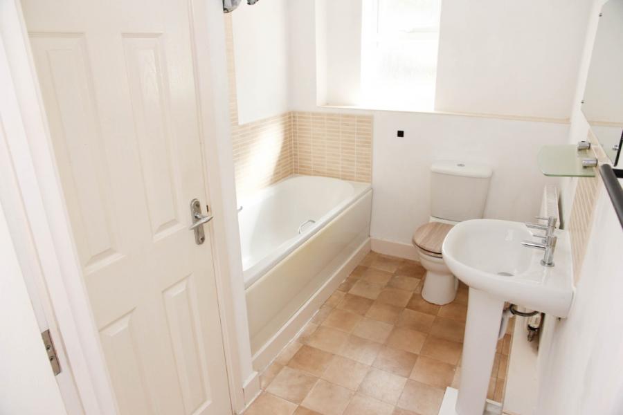Flat Wheal Sperries Way in Newbridge