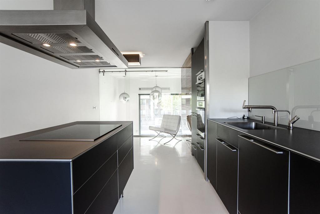 Appartement te koop: Lodewijk Pincoffsweg 390, Rotterdam
