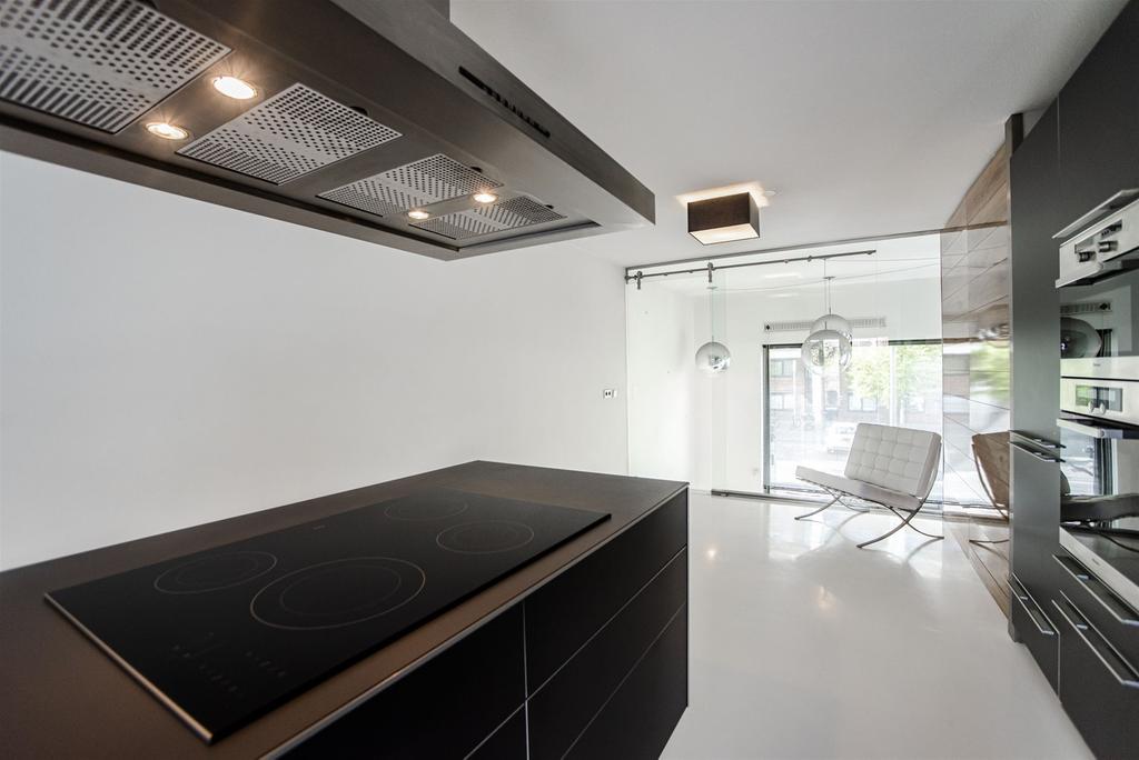 Appartement te koop: Lodewijk Pincoffsweg 390, Rotterdam