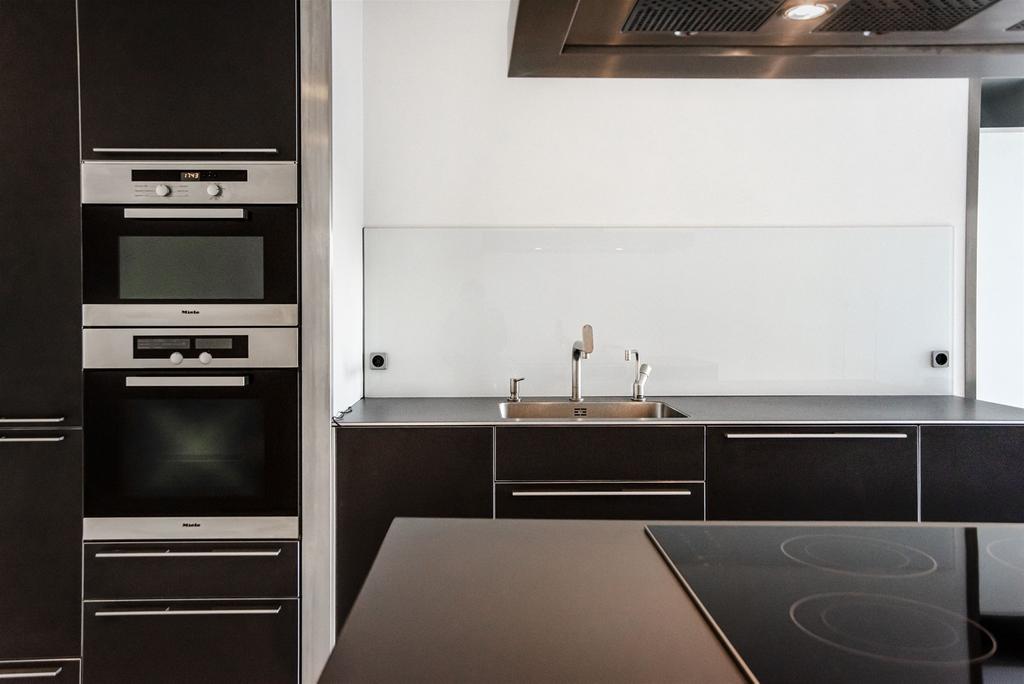 Appartement te koop: Lodewijk Pincoffsweg 390, Rotterdam