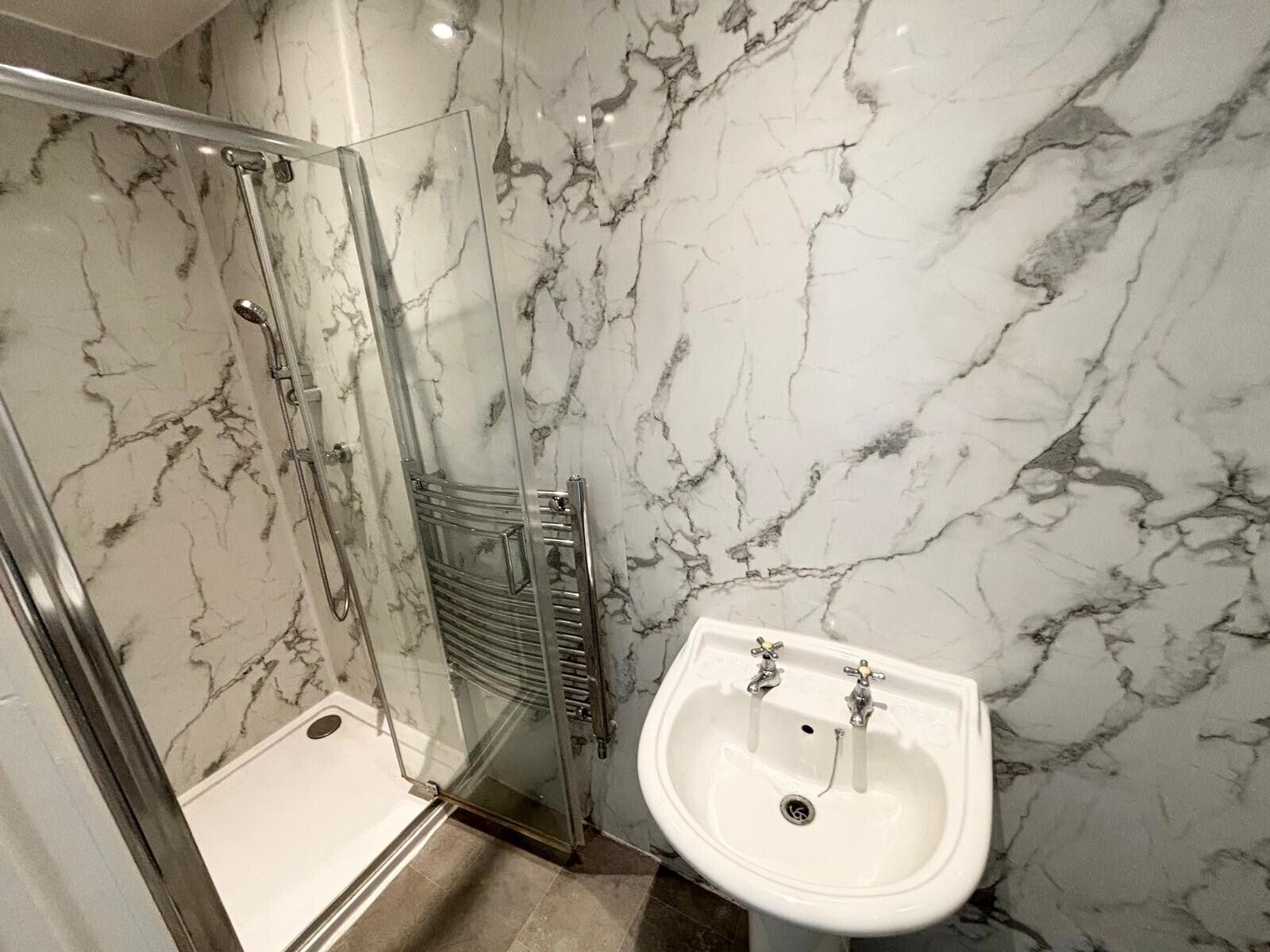 Room Clarendon Avenue in Royal Leamington Spa