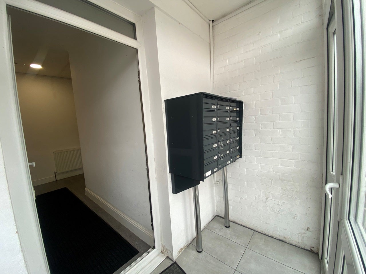 Room Brighton Road in Greater London