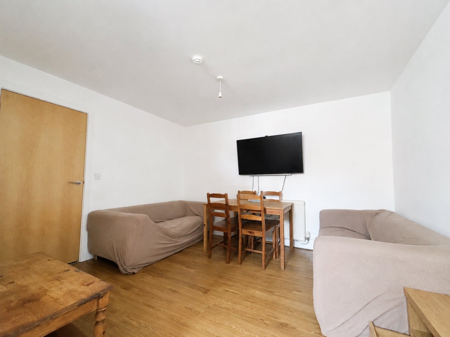 Flat Miskin Street in Cardiff