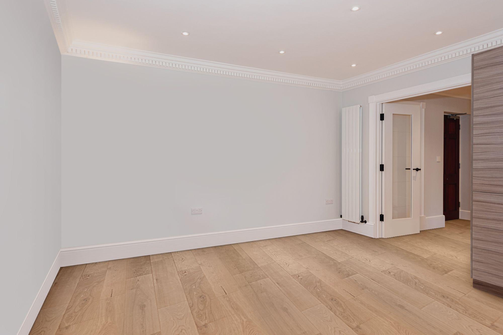 Flat Molesey Park Close in Elmbridge