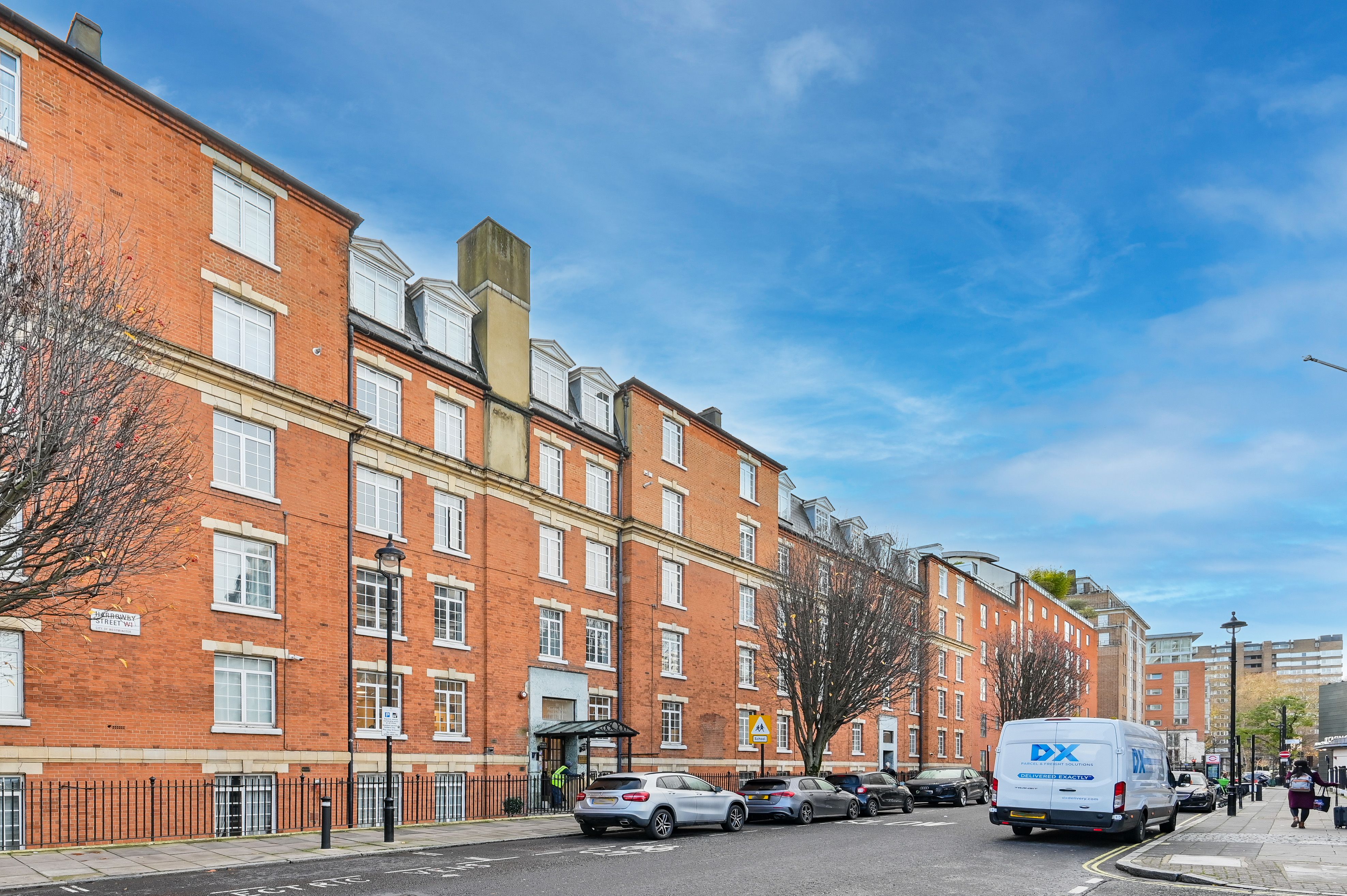 Flat Forset Street in City of Westminster