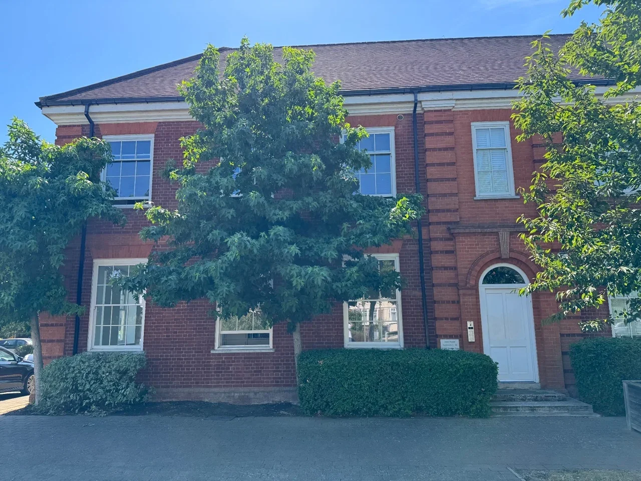 Flat Jack Dimmer Close in Greater London