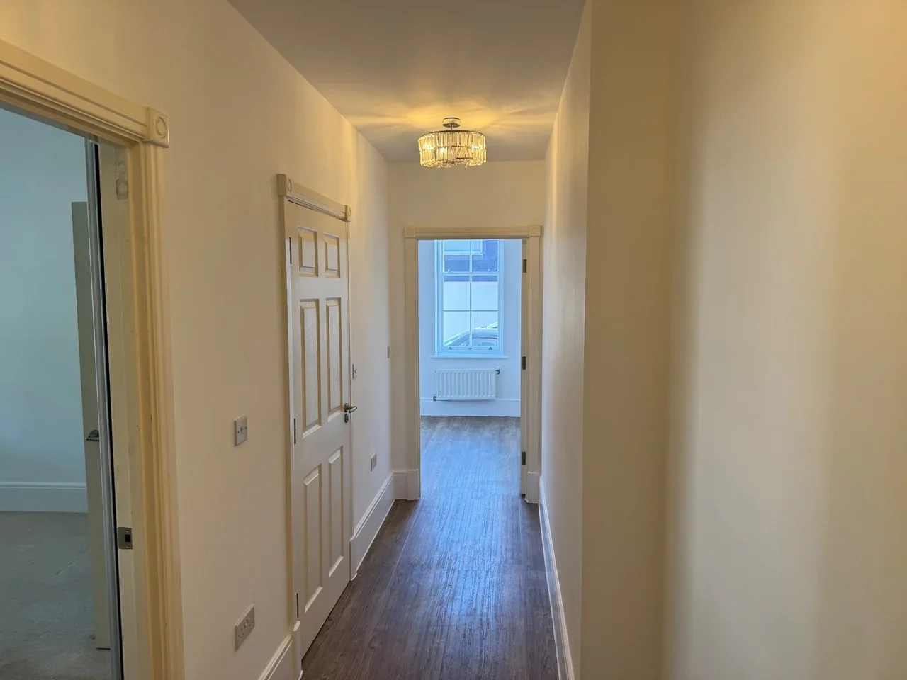 Flat Jack Dimmer Close in Greater London