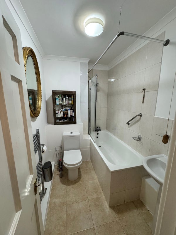 Room Porchester Road in City of Westminster