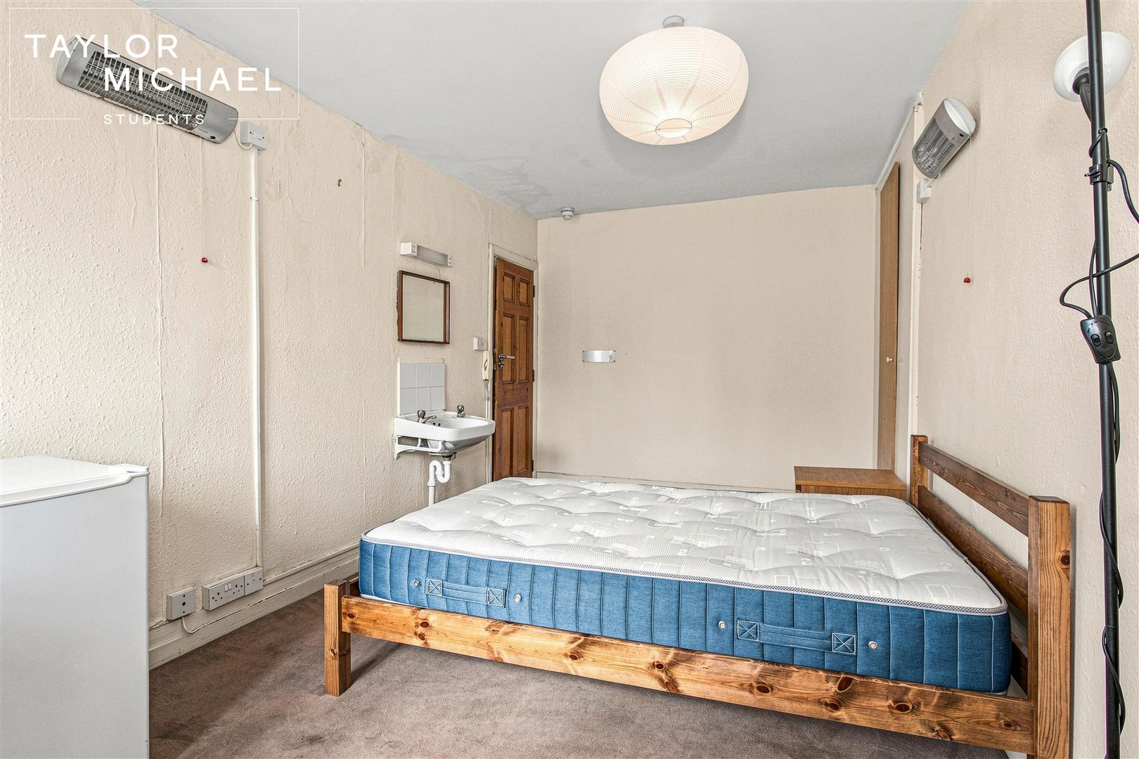 Room Bedford Square in Brighton