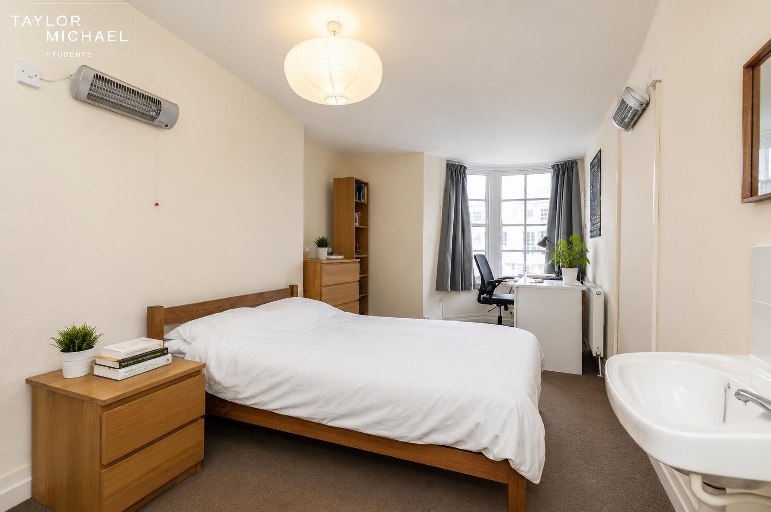 Room Bedford Square in Brighton