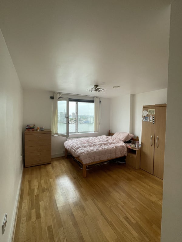 Room Mast Quay in Greater London