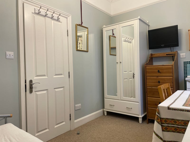 Room Frithville Gardens in Greater London