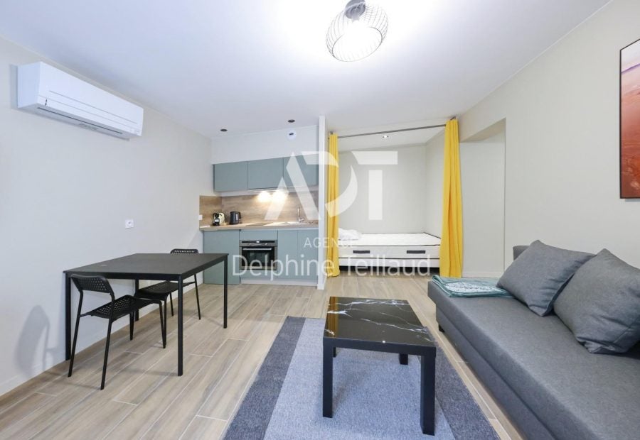 Room Rue du Doyen Gosse in La Tronche