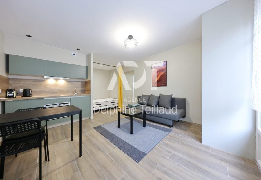 Room Rue du Doyen Gosse in La Tronche