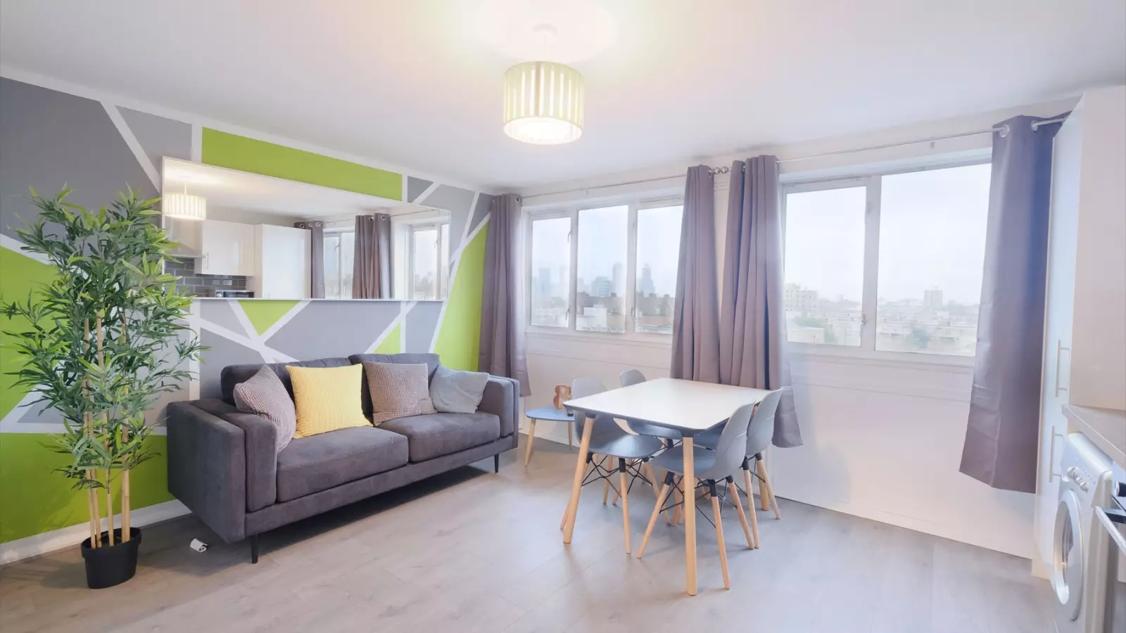 Room Mile End Road in Greater London