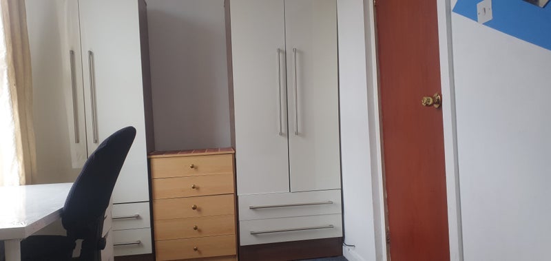 Room Bexley Avenue in Leeds