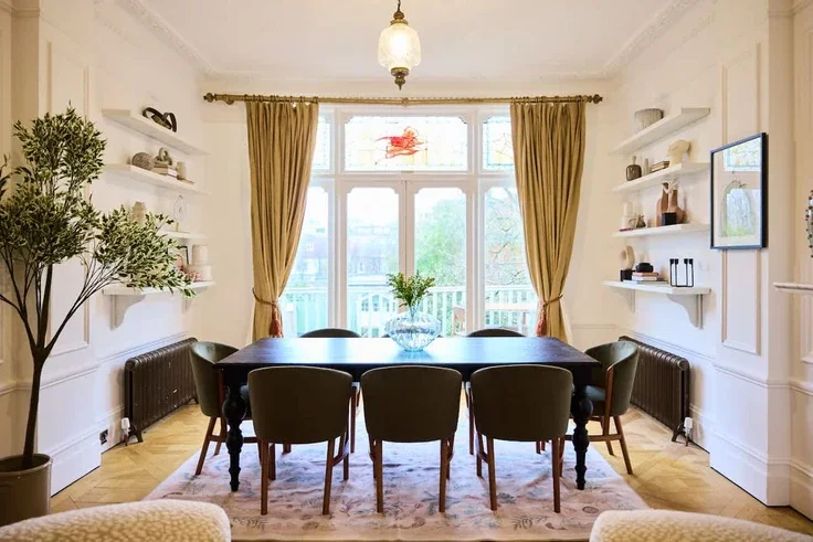 House Rosebery Road in Greater London