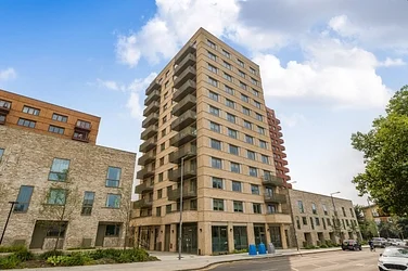 Flat Healey Street in Greater London