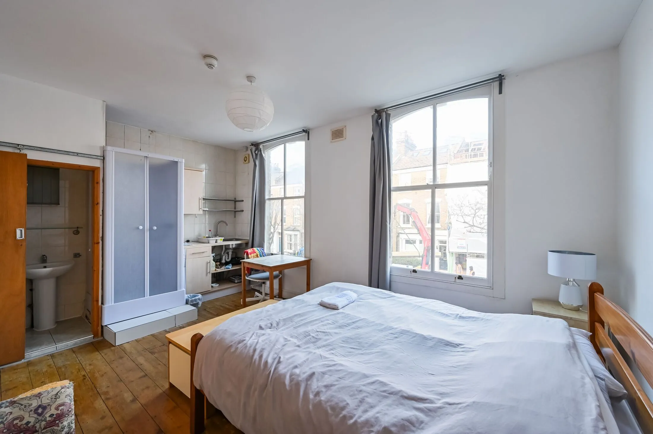 Flat Drayton Park in Greater London