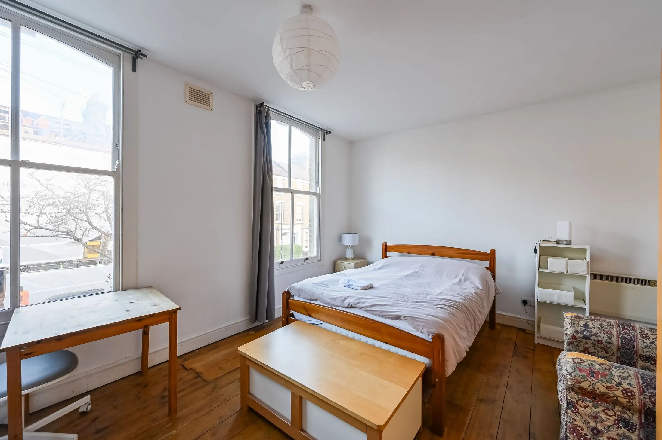 Flat Drayton Park in Greater London