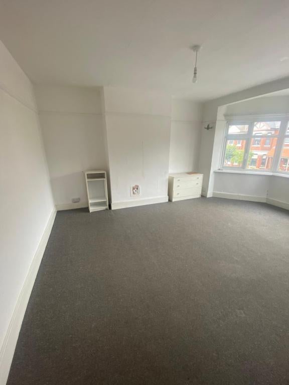 Flat St James Road in Southampton
