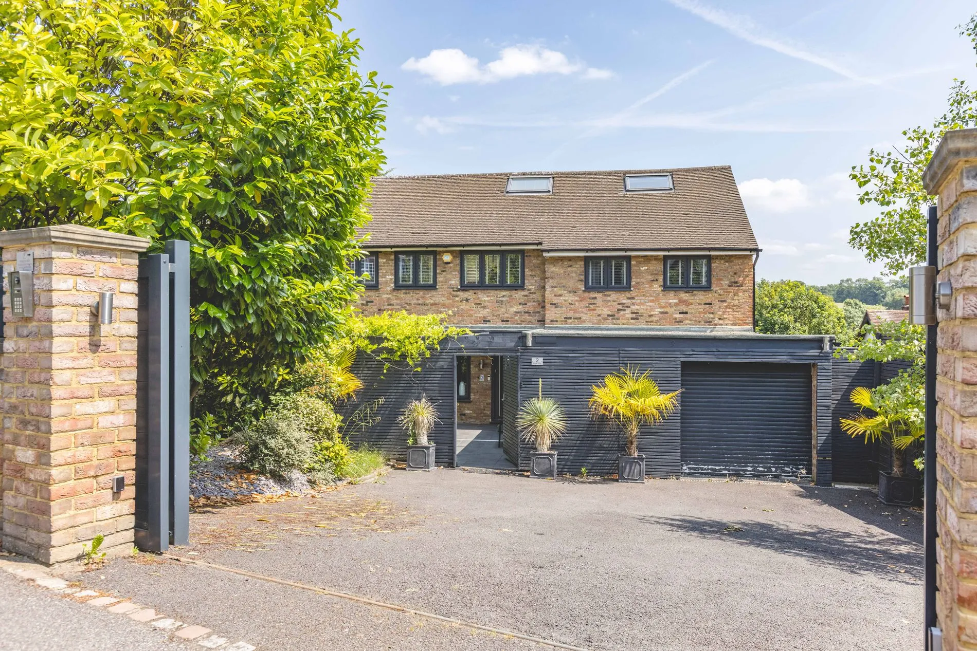 House Woodlands Close in Gerrards Cross