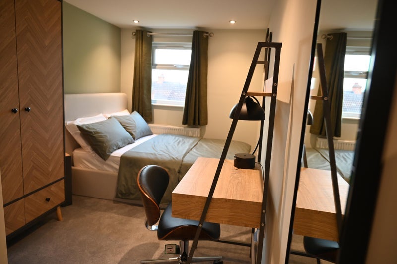 Room Graham Road in Rugby