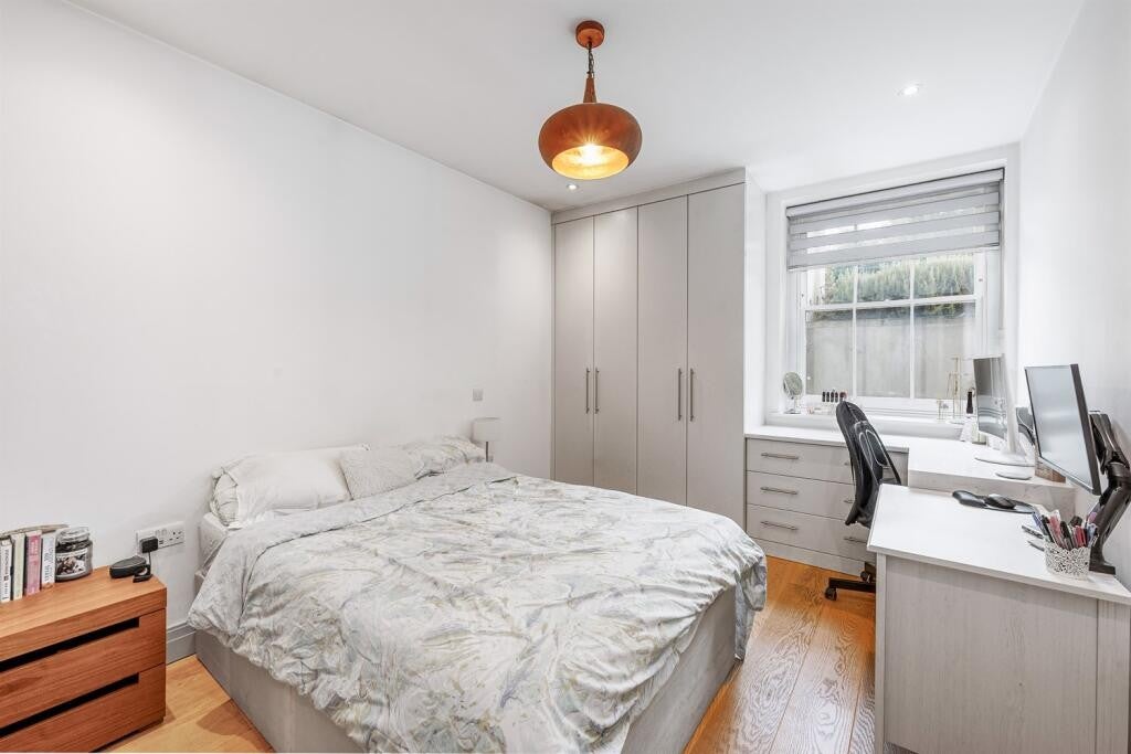 Flat Castlebar Road in Greater London