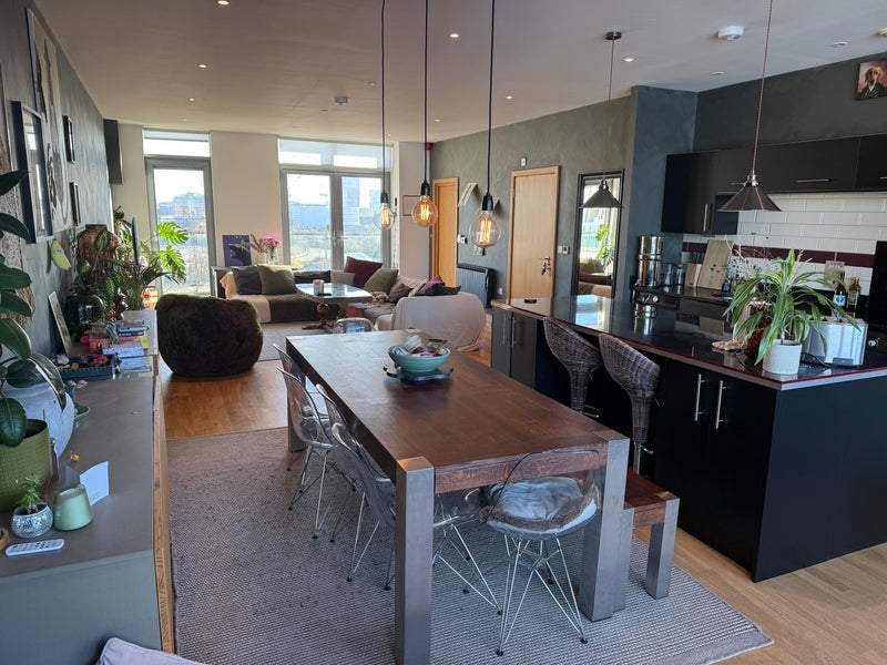 Room Wick Lane in Greater London