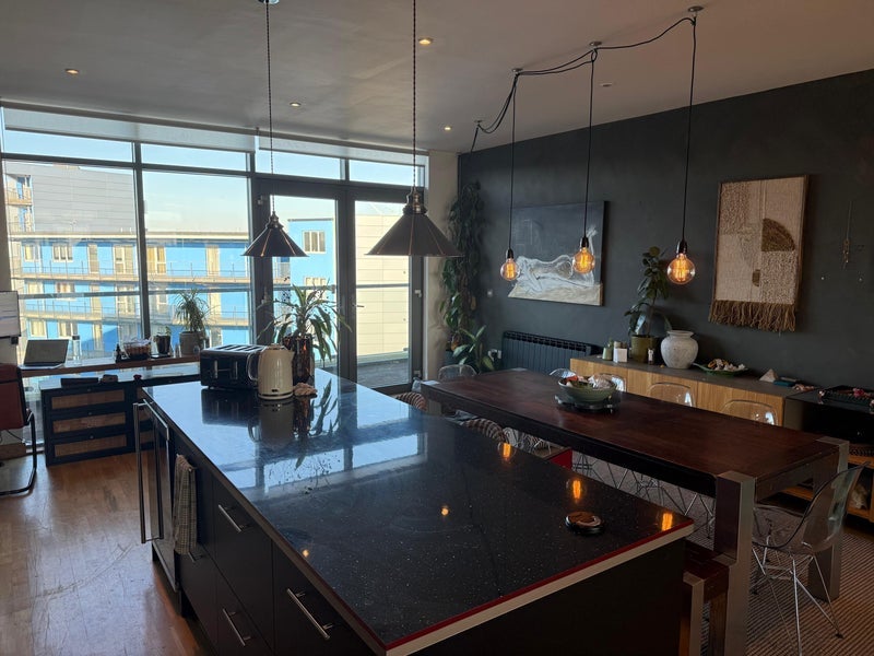 Room Wick Lane in Greater London