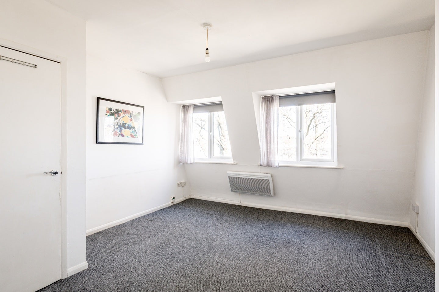 Flat Sinclair Road in Greater London