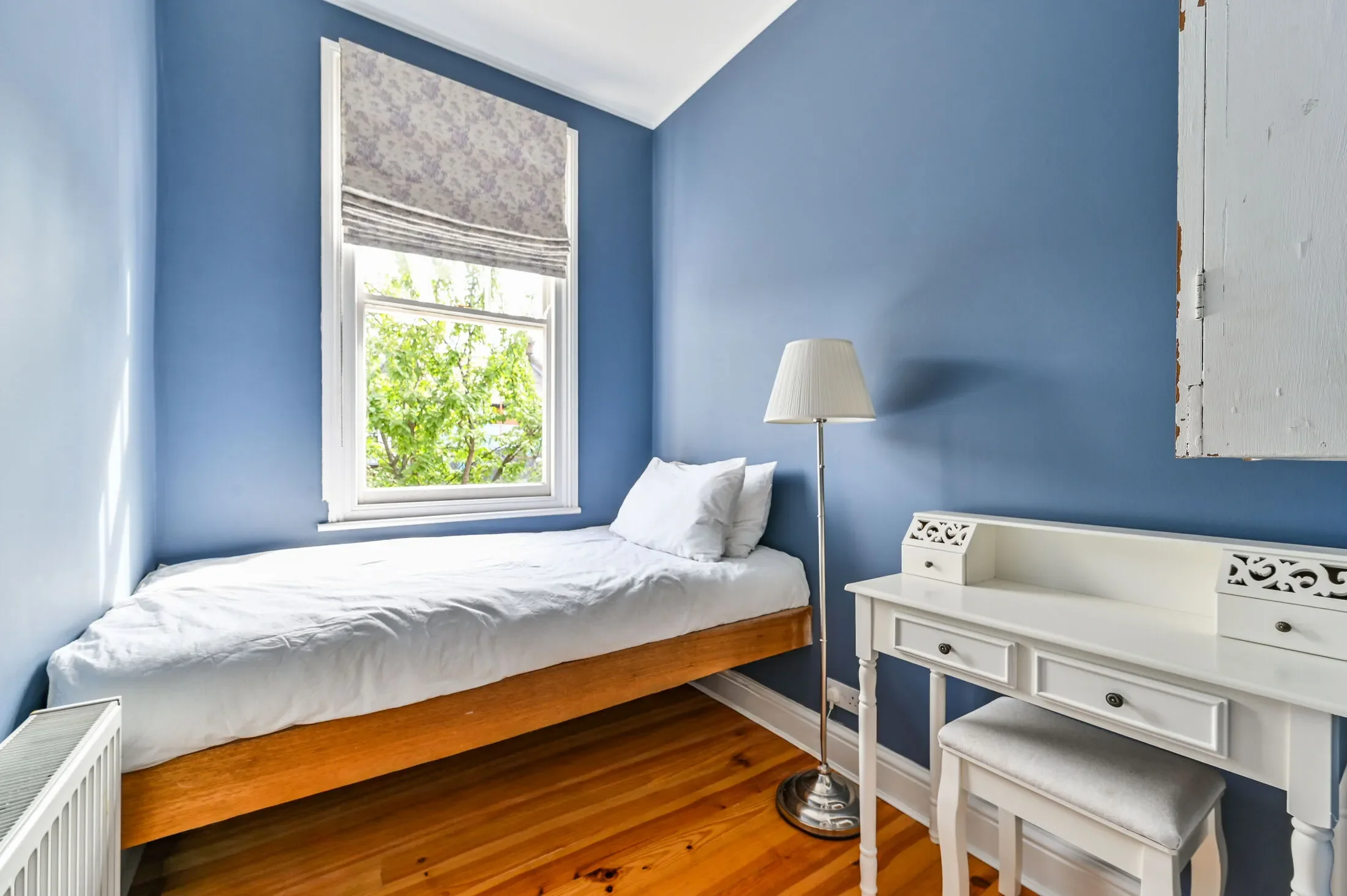 Flat Stock Orchard Crescent in Greater London