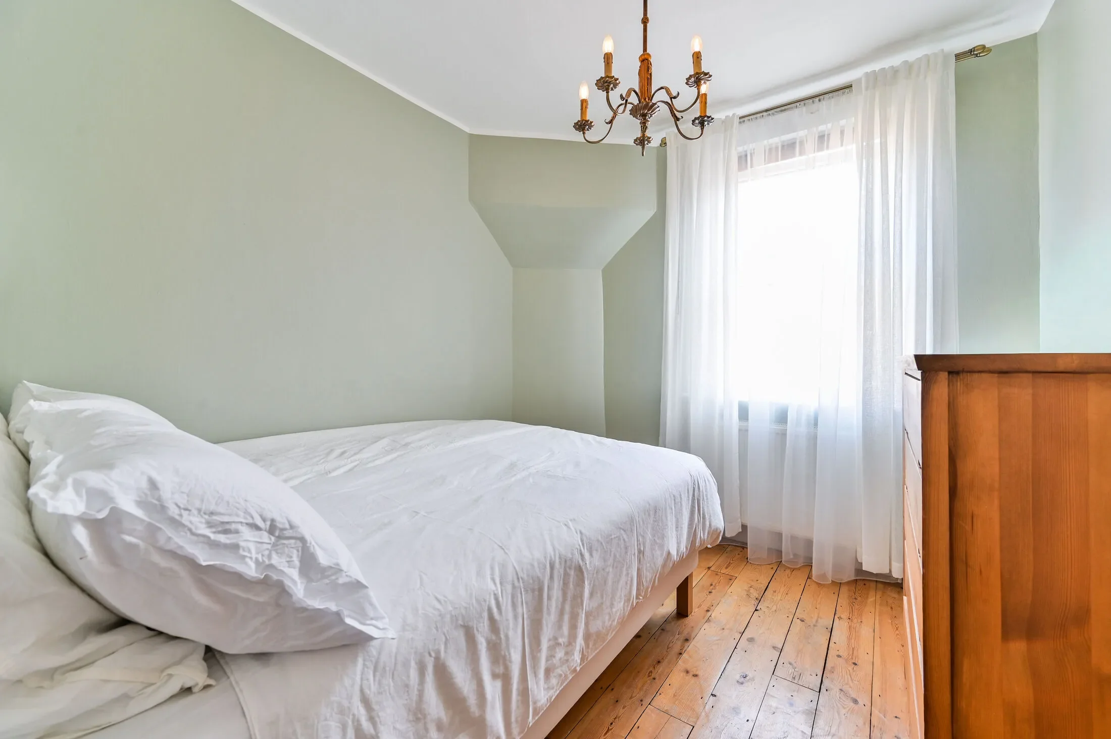 Flat Stock Orchard Crescent in Greater London