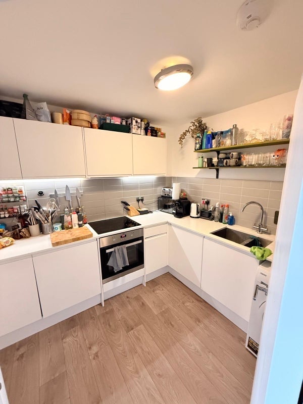 Room Tyssen Street in Greater London