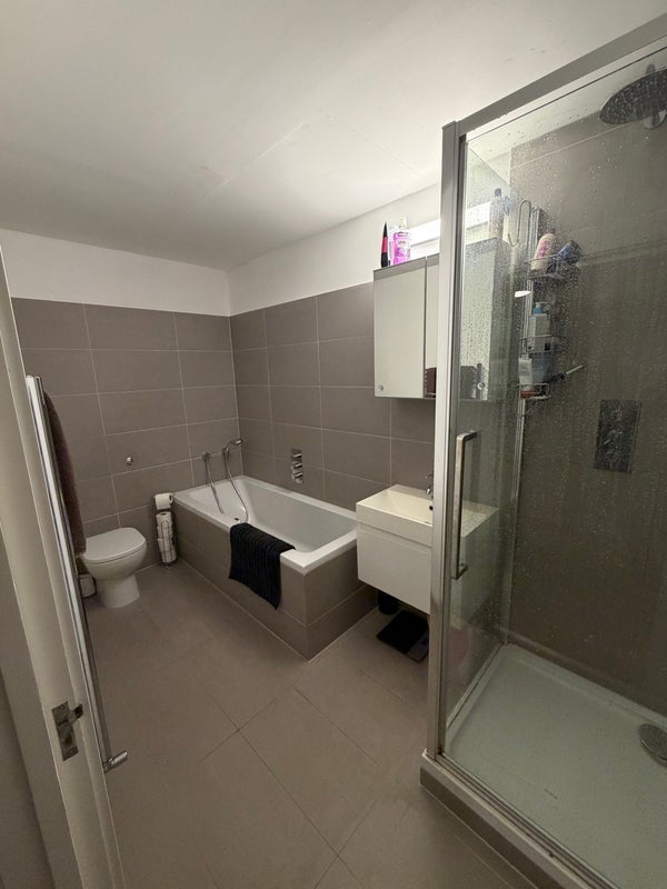 Room Tyssen Street in Greater London