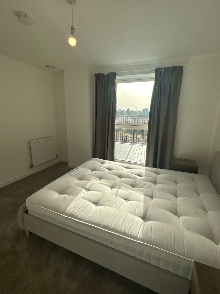 Flat East Acton Lane in Greater London