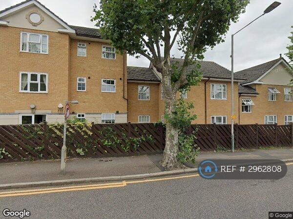 Flat Junction Road in Greater London