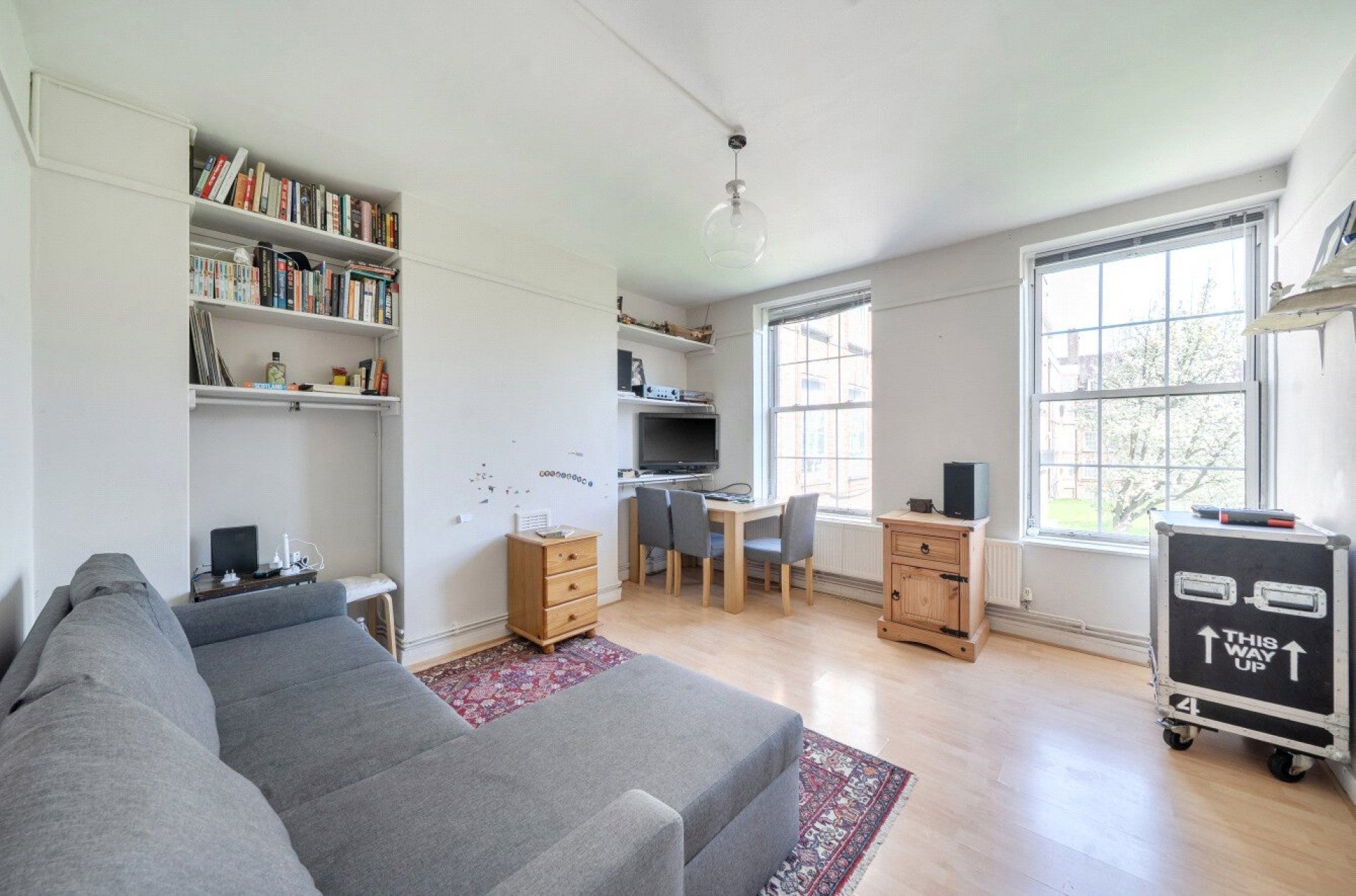 Flat Hazellville Road in Greater London