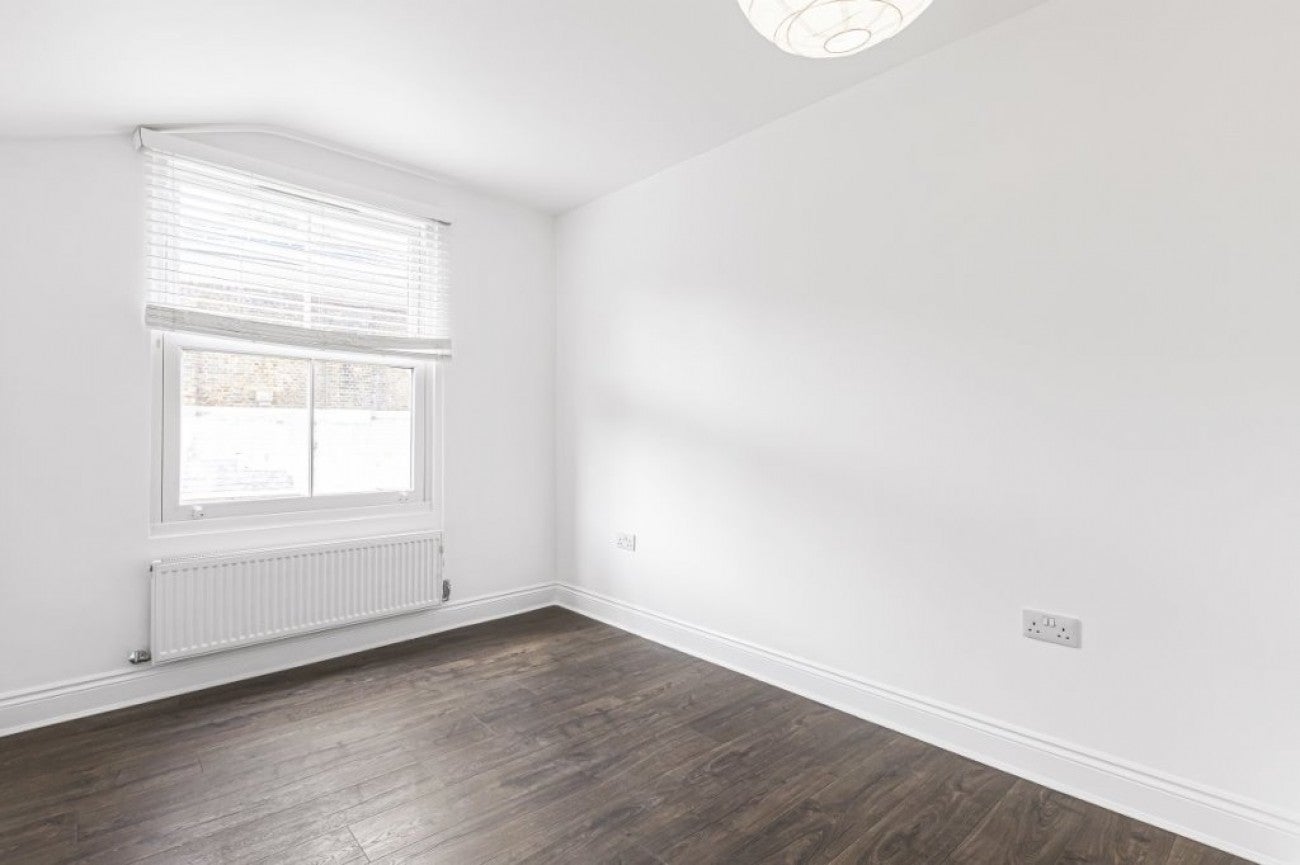 Flat Lower Clapton Road in Greater London