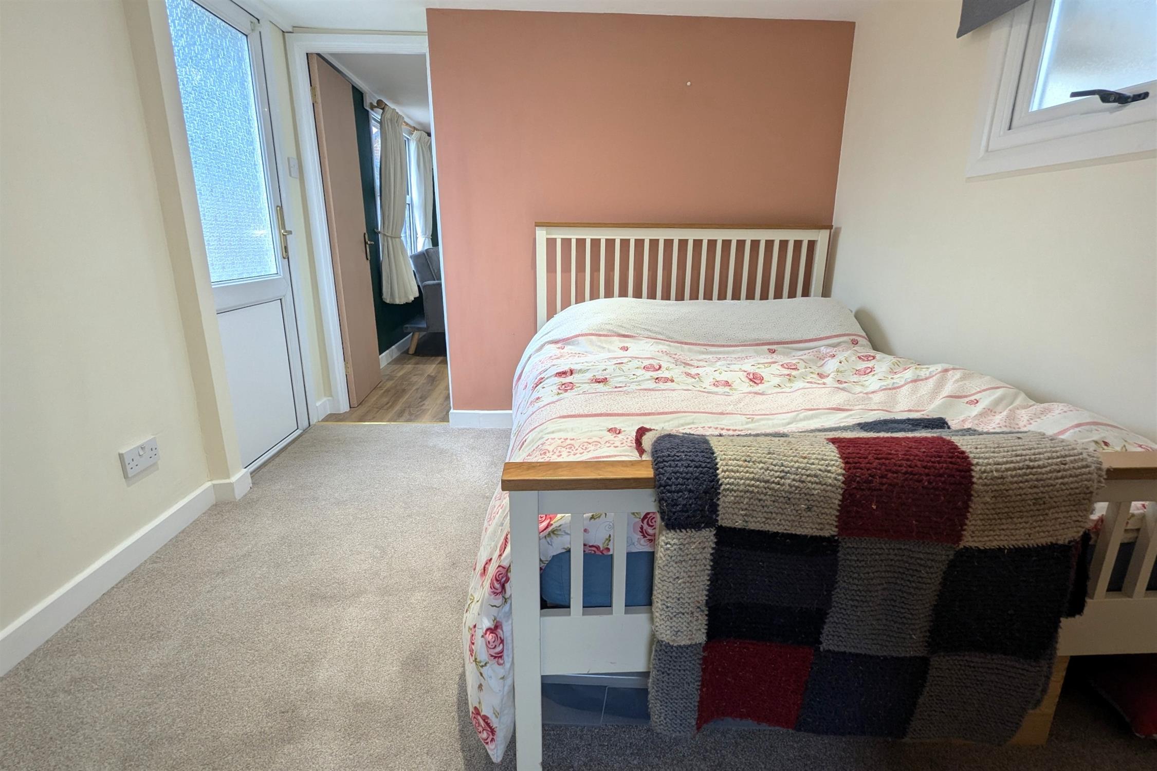 Room Greatbridge Road in Test Valley