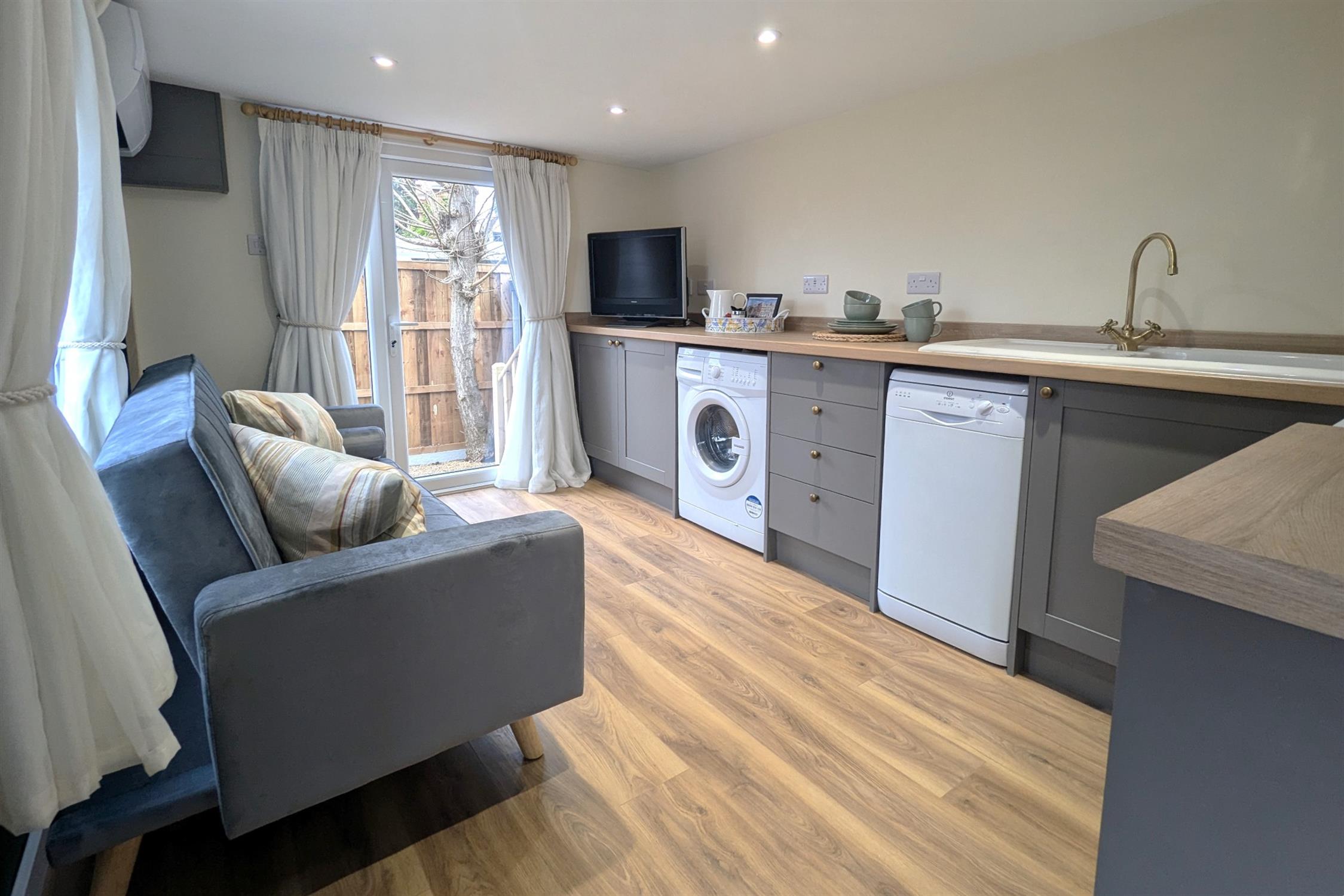 Room Greatbridge Road in Test Valley