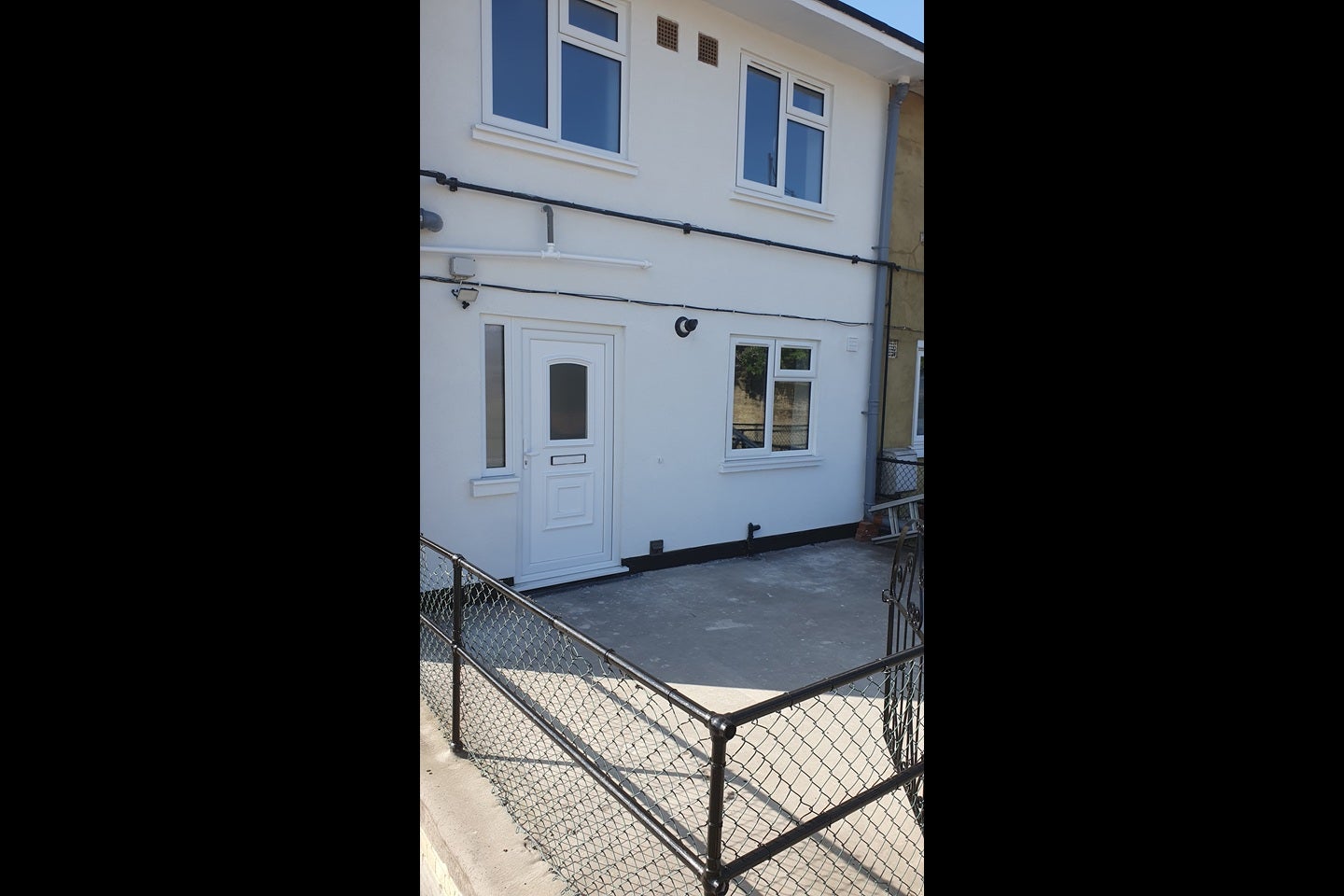 Flat Tadworth Parade in Greater London