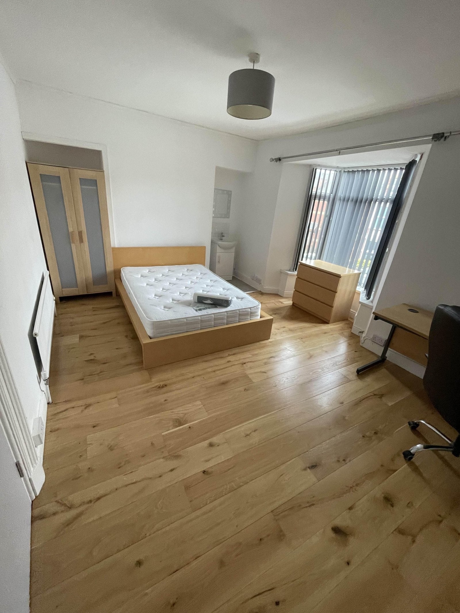 Flat Oystermouth Road in Swansea