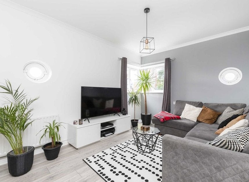 Flat Lavington Close in Greater London