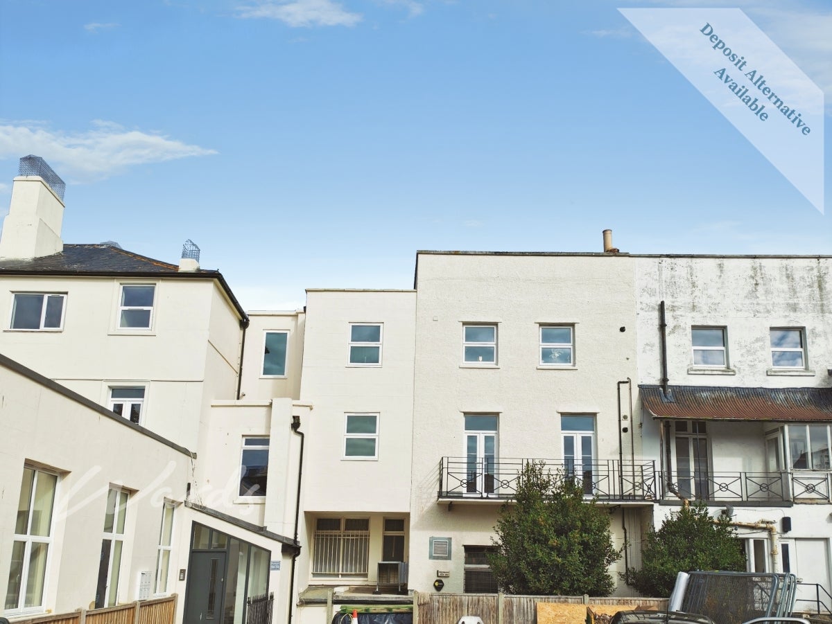 Flat Pleydell Gardens in Folkestone and Hythe District