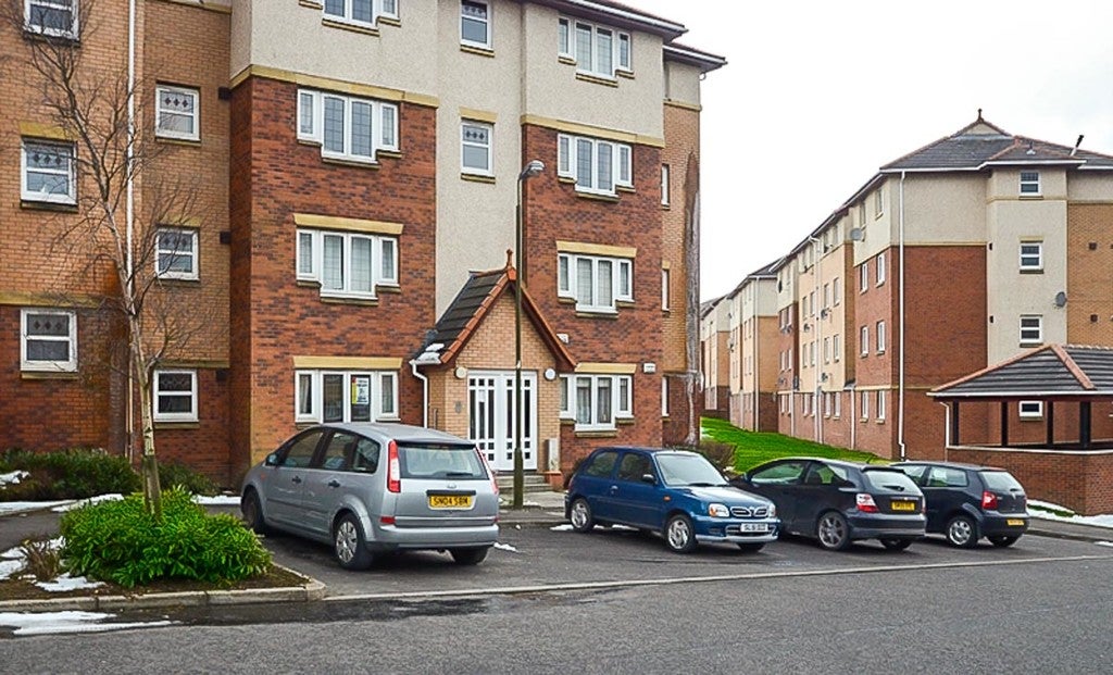 Flat Burnvale Place in Livingston