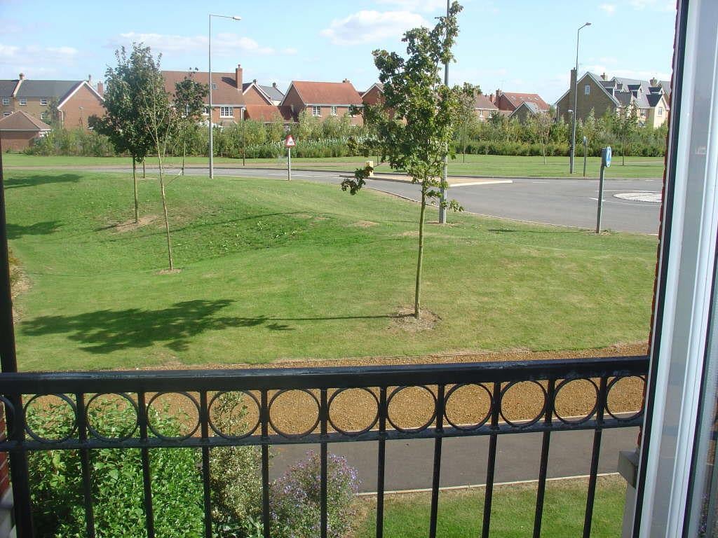 Flat Harlow Crescent in Milton Keynes