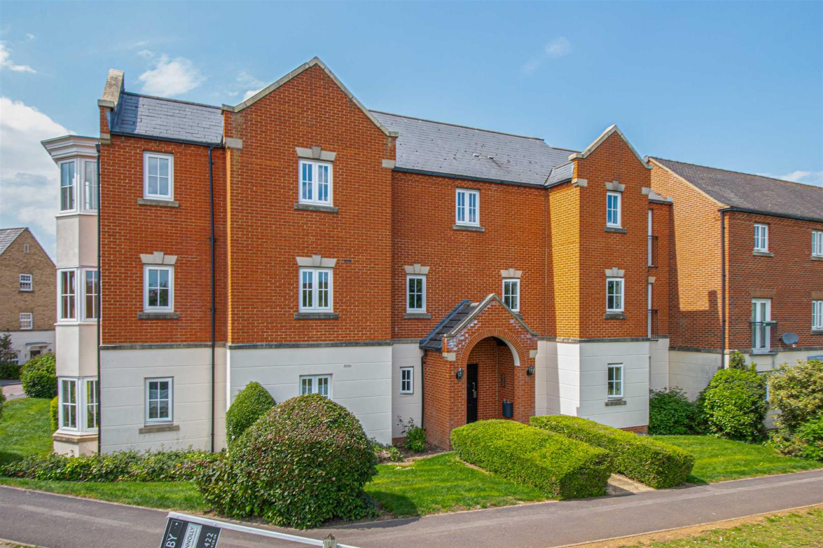 Flat Harlow Crescent in Milton Keynes