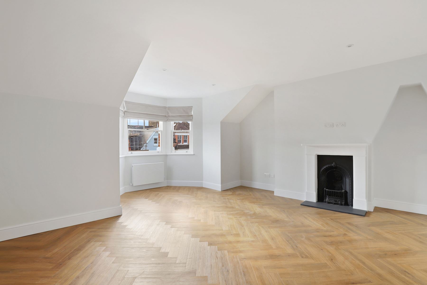 Flat Lynette Avenue in Greater London