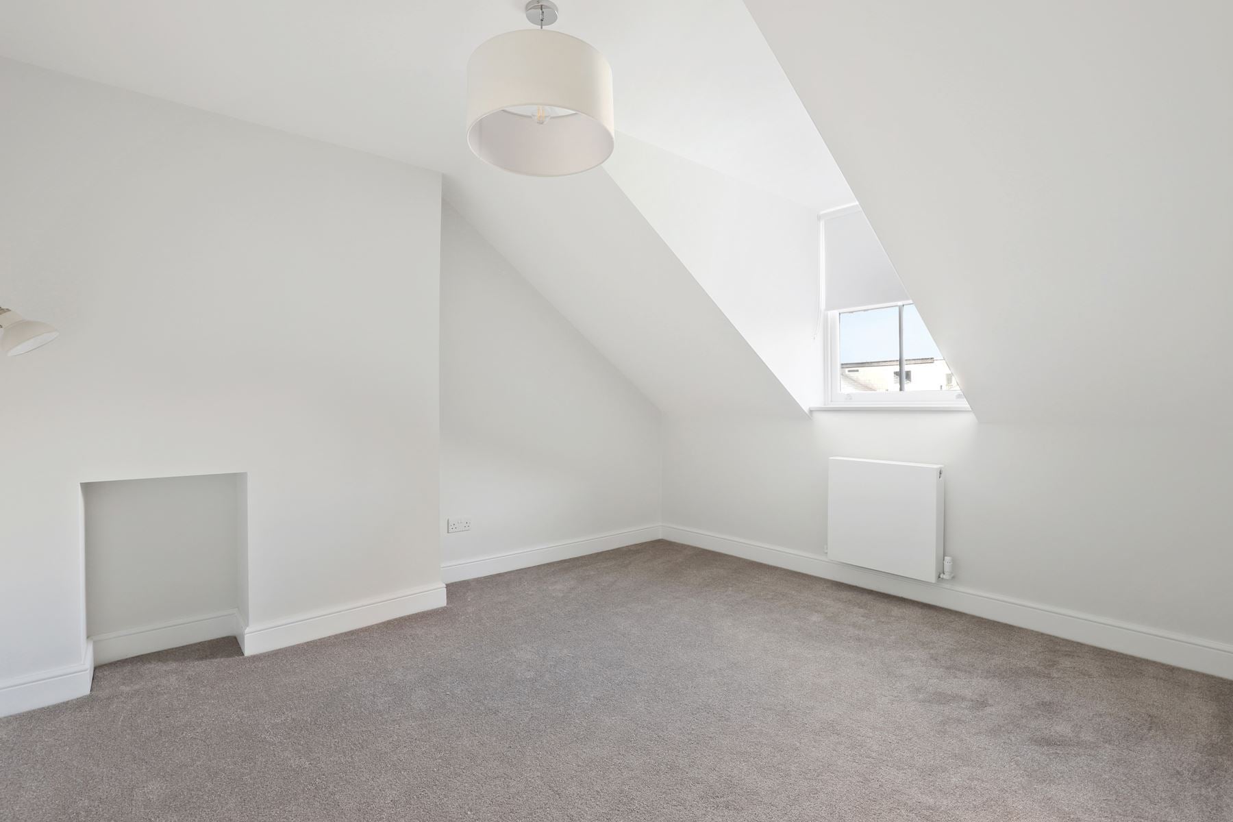 Flat Lynette Avenue in Greater London